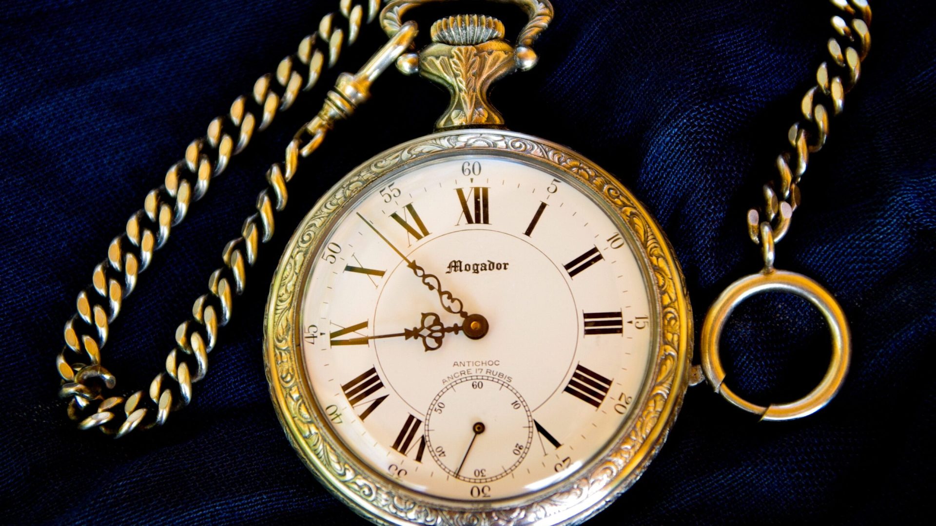 Detail einer historischen Taschenuhr
